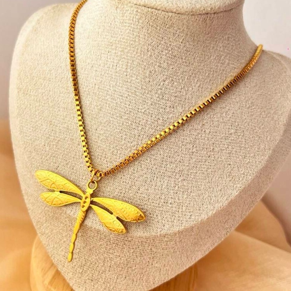 “Ornate Dragonfly” Damselfly Firefly Nymph Insect Studded Veined Wings Necklace - Picture 3 of 15